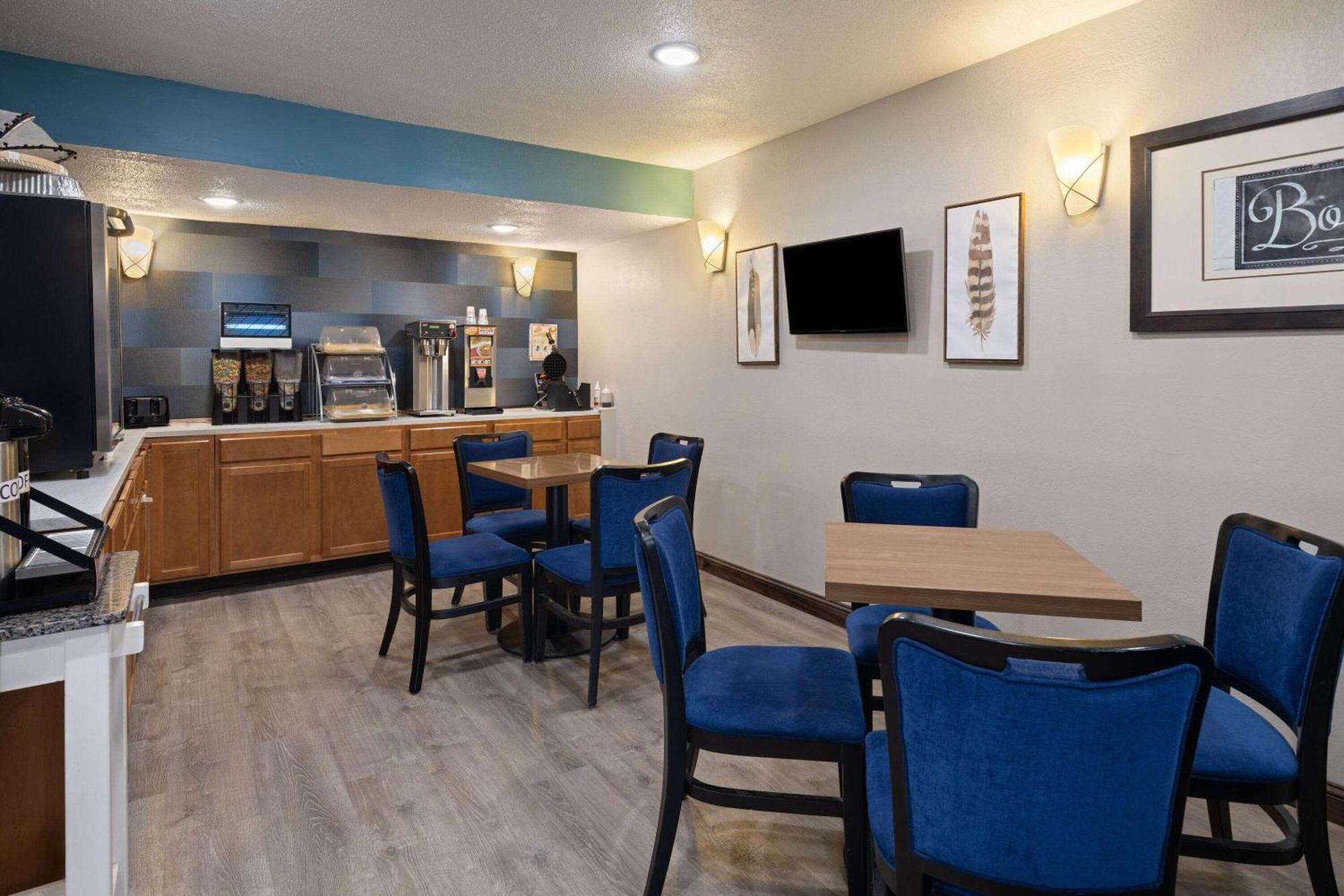 Days Inn & Suites By Wyndham Kokomo Eksteriør bilde