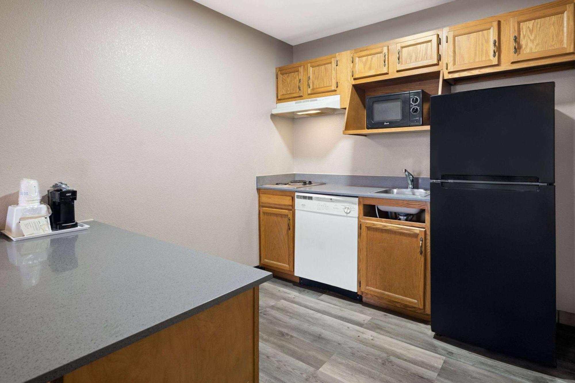 Days Inn & Suites By Wyndham Kokomo Eksteriør bilde