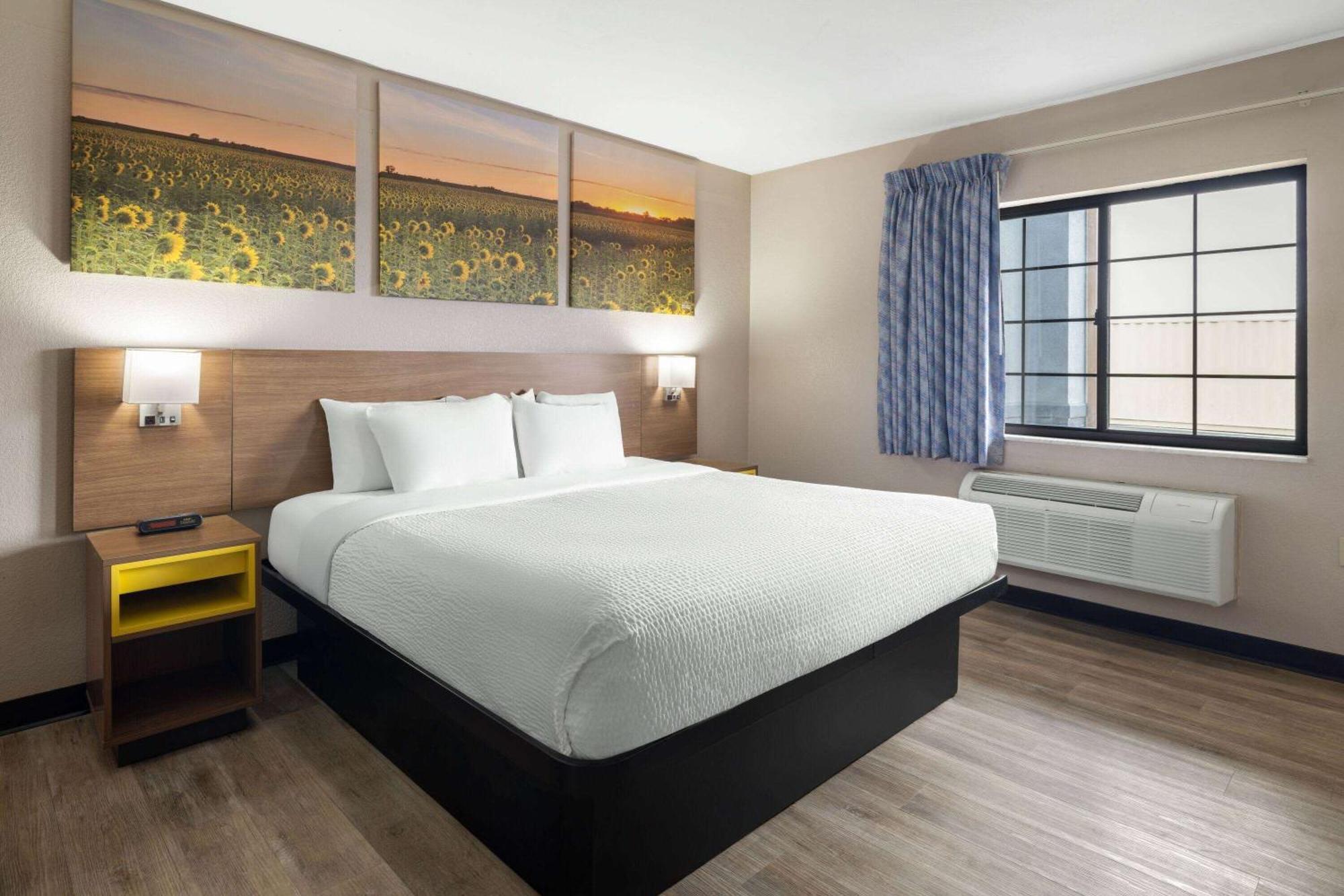 Days Inn & Suites By Wyndham Kokomo Eksteriør bilde