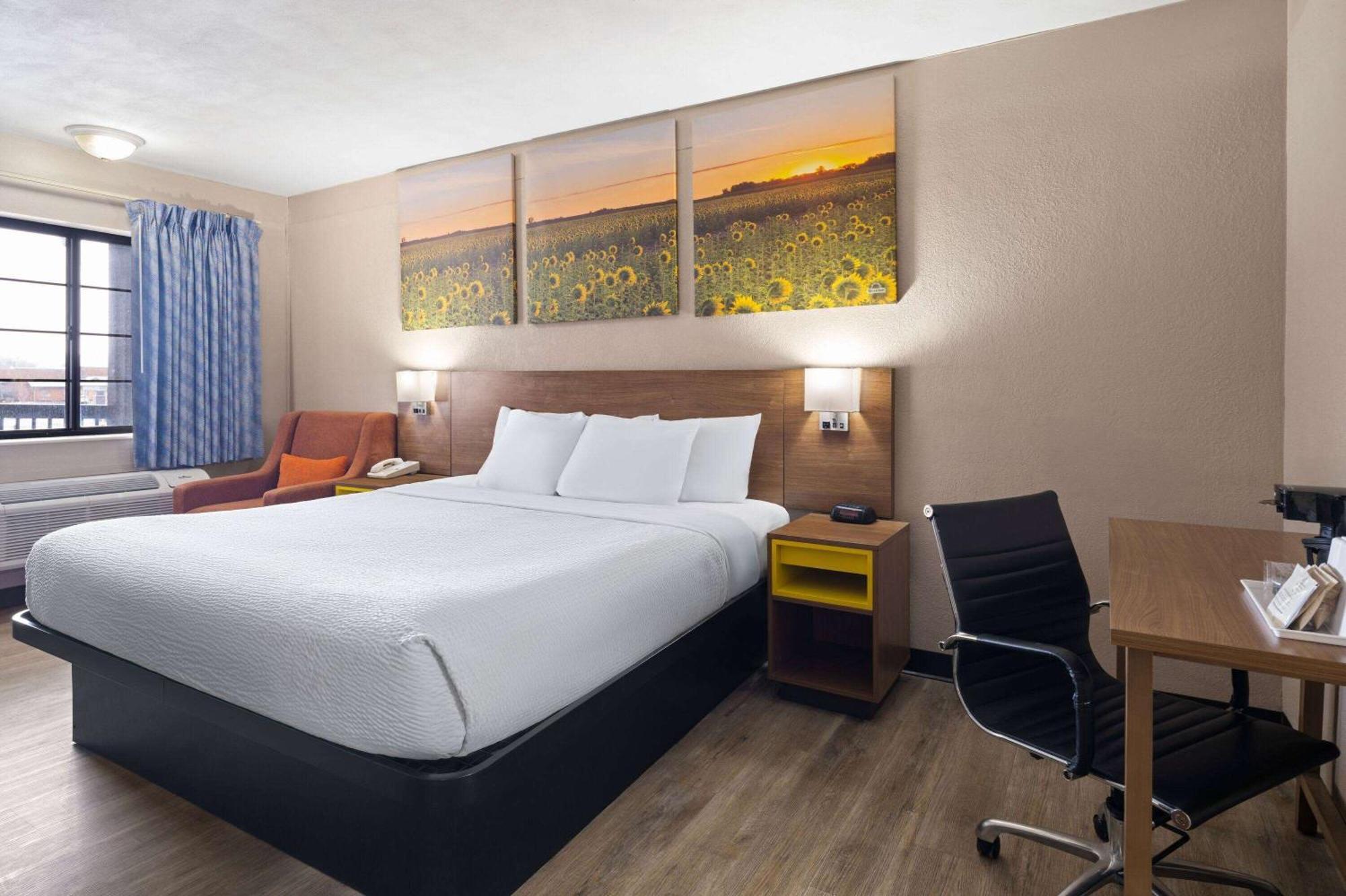 Days Inn & Suites By Wyndham Kokomo Eksteriør bilde