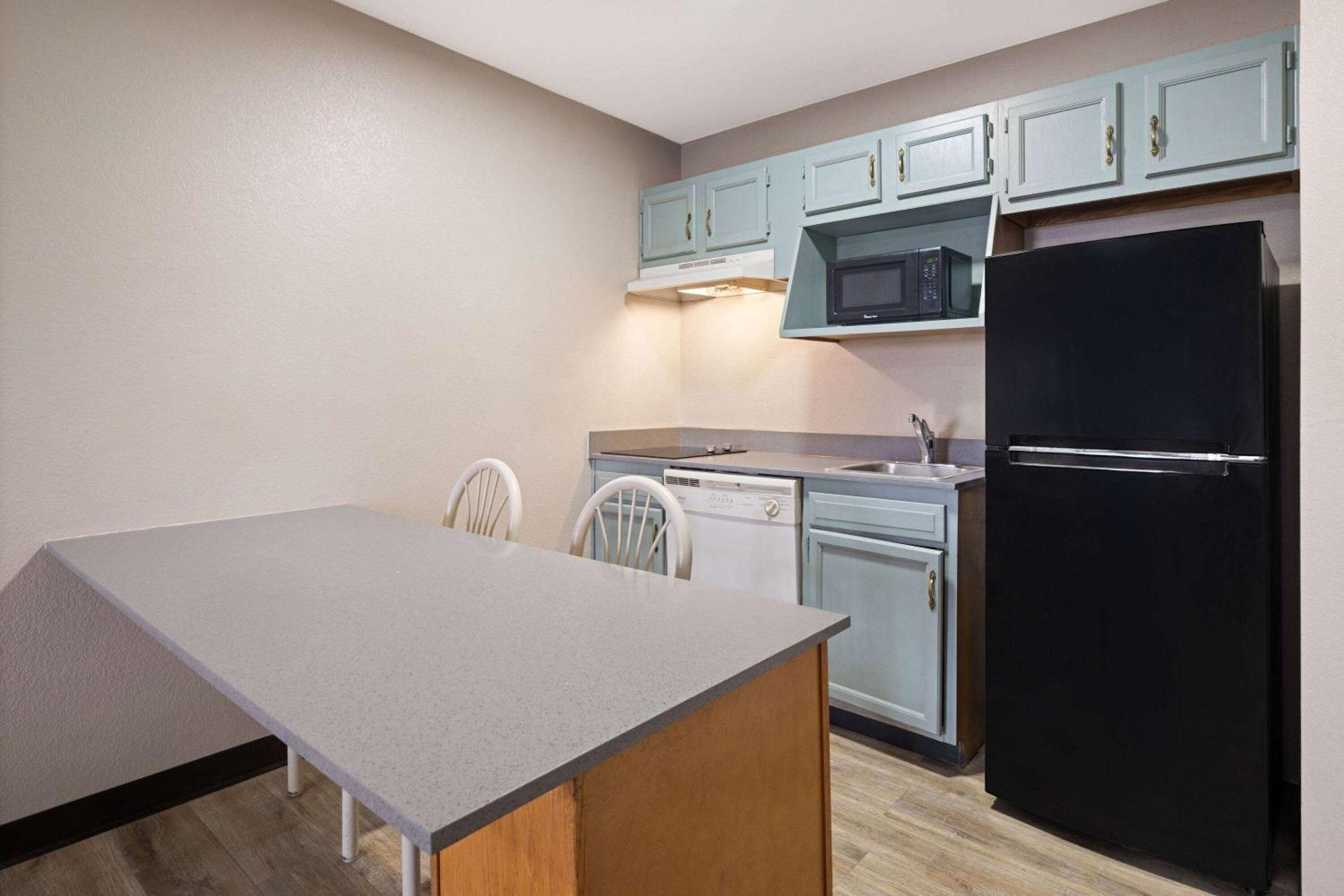 Days Inn & Suites By Wyndham Kokomo Eksteriør bilde