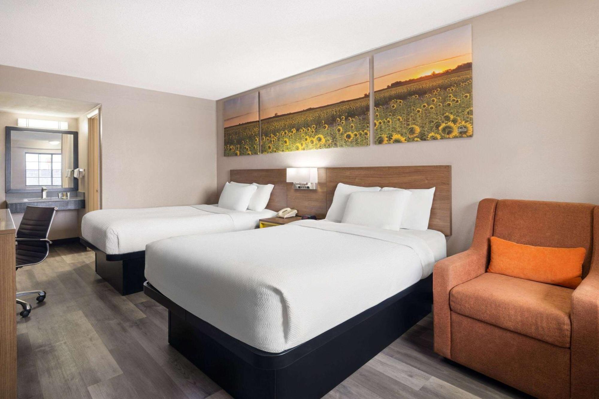 Days Inn & Suites By Wyndham Kokomo Eksteriør bilde